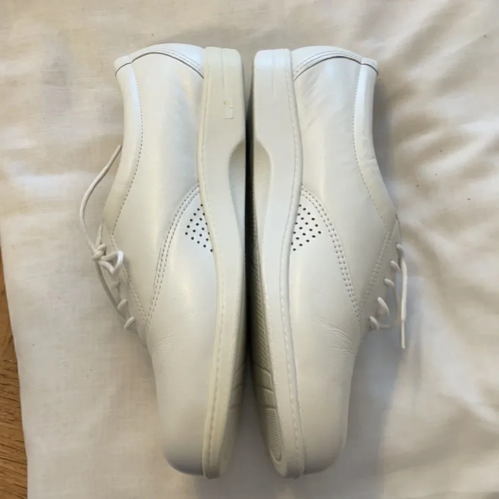 SAS TRIPAD COMFORT SHOES.  NEW